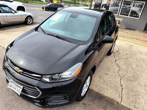 Used 2020 Chevrolet Trax LS image 35