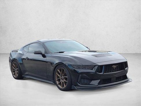 Used 2025 Ford Mustang GT Premium RWD image 3