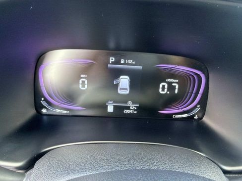 Used 2025 Kia Soul LX w/ LX Technology Package FWD image 25