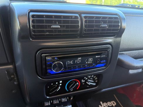 Used 2005 Jeep Wrangler Unlimited AWD/4WD image 19