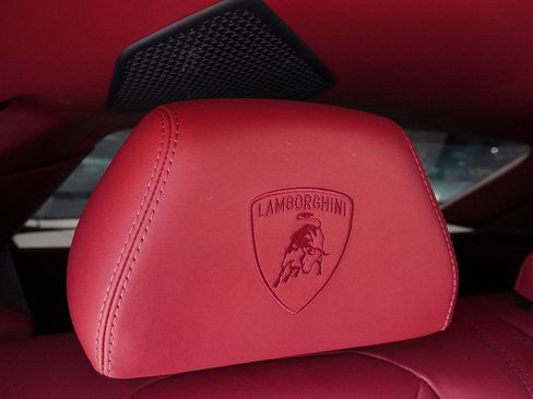 Used 2022 Lamborghini Urus AWD/4WD image 55