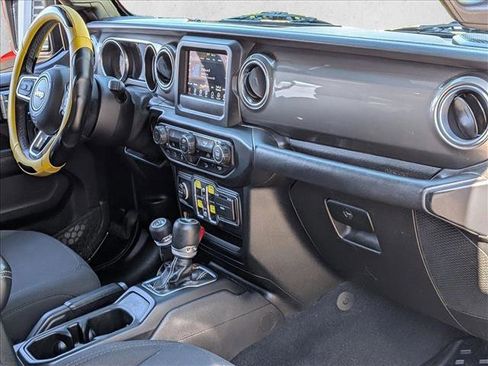 Used 2019 Jeep Wrangler Unlimited Sahara AWD/4WD image 21