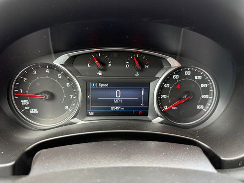 Used 2024 GMC Terrain SLE image 26