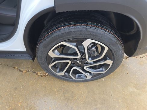 New 2026 Chevrolet Trax RS w/ Sunroof Package FWD image 12