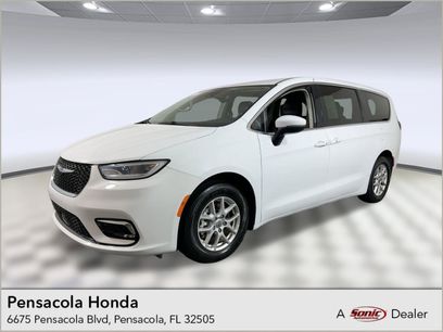 Used 2023 Chrysler Pacifica Touring-L