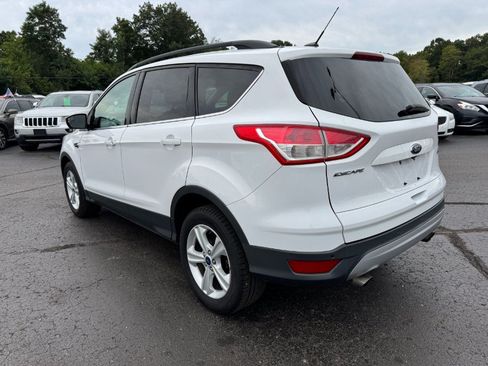Used 2016 Ford Escape SE w/ Equipment Group 201A FWD image 3
