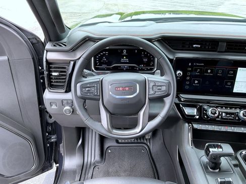 Certified 2025 GMC Sierra 1500 AT4 w/ AT4 Premium Package AWD/4WD image 11