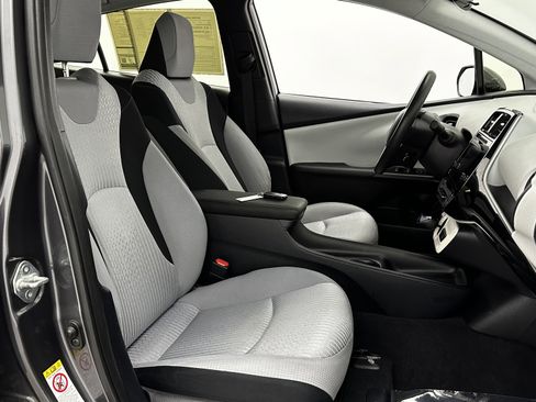Used 2017 Toyota Prius Two w/ Prius Two Safety Plus Package image 33