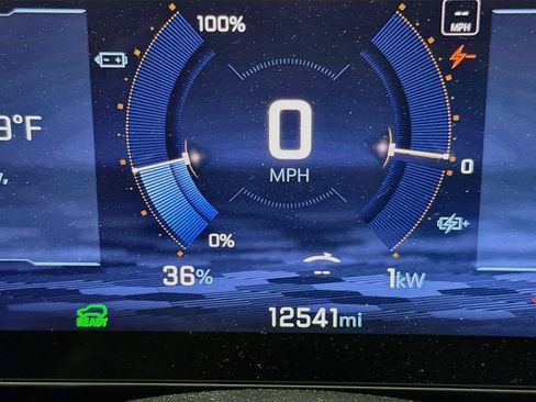 Used 2025 Chevrolet Equinox EV LT w/ Comfort Package FWD image 12