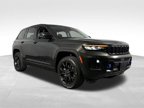 Used 2024 Jeep Grand Cherokee Limited 4xe AWD/4WD image 3