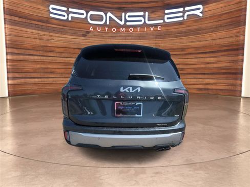 Used 2023 Kia Telluride EX w/ EX Captain's Chair Package AWD/4WD image 5