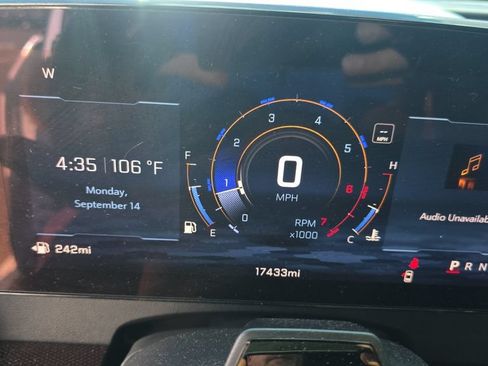 Used 2026 Chevrolet Traverse RS w/ LPO, Floor Liner Package FWD image 21