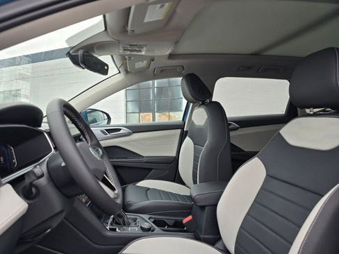 New 2025 Volkswagen Taos SEL image 21