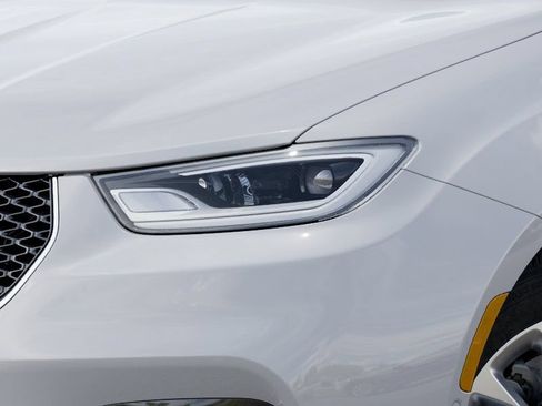 New 2026 Chrysler Pacifica Select AWD/4WD image 11