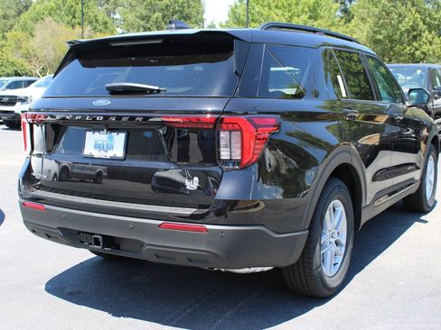 New 2026 Ford Explorer Active RWD image 17