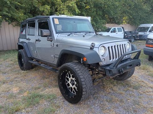 Used 2014 Jeep Wrangler Unlimited Sport AWD/4WD image 3