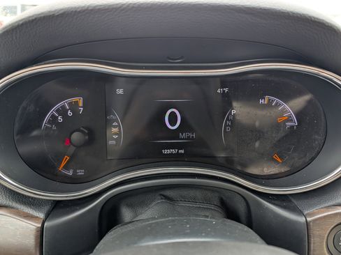 Used 2017 Jeep Grand Cherokee Limited w/ Trailer Tow Group IV image 26