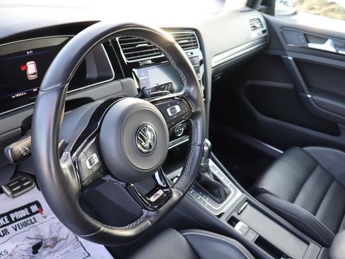 Used 2019 Volkswagen Golf R 4-Door image 9