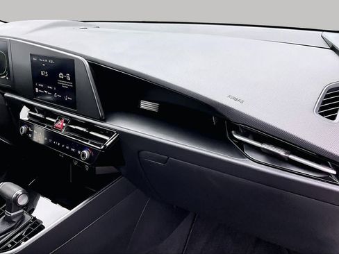 Used 2023 Kia Niro LX FWD image 17