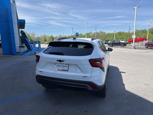 Used 2024 Chevrolet Trax RS w/ Driver Confidence Package image 23