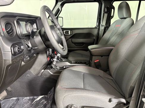 Used 2026 Jeep Wrangler Unlimited Rubicon AWD/4WD image 21