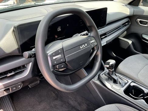 Used 2025 Kia K4 FWD image 17
