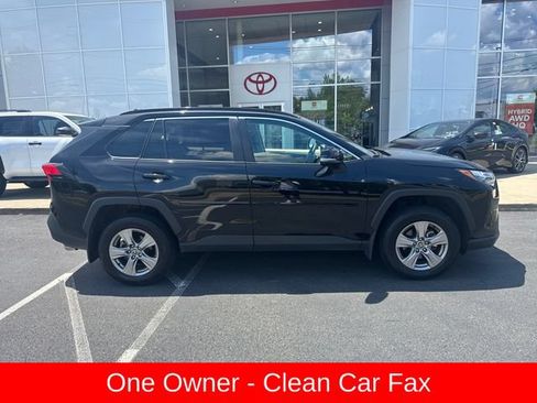 Used 2025 Toyota RAV4 XLE AWD/4WD image 2