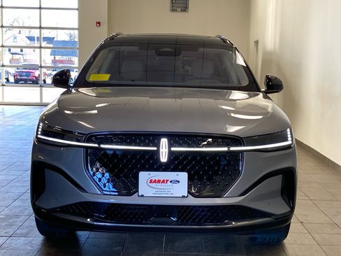 New 2025 Lincoln Nautilus Reserve w/ Jet Appearance Package image 3