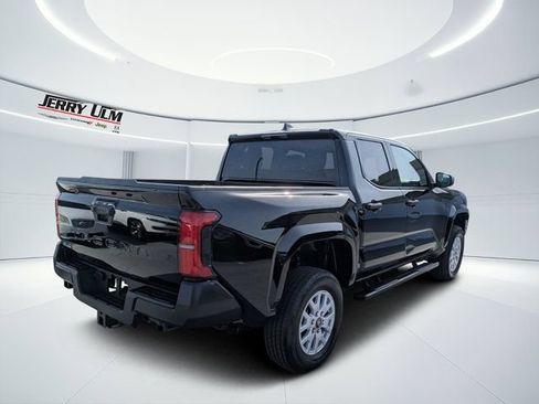 Used 2025 Toyota Tacoma SR AWD/4WD image 3