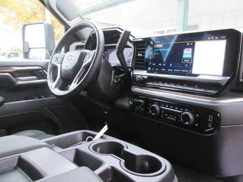 Used 2024 Chevrolet Silverado 2500 LT w/ Convenience Package AWD/4WD image 24