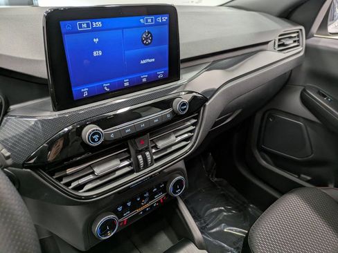 Certified 2025 Ford Escape ST-Line w/ Cold Weather Package image 10