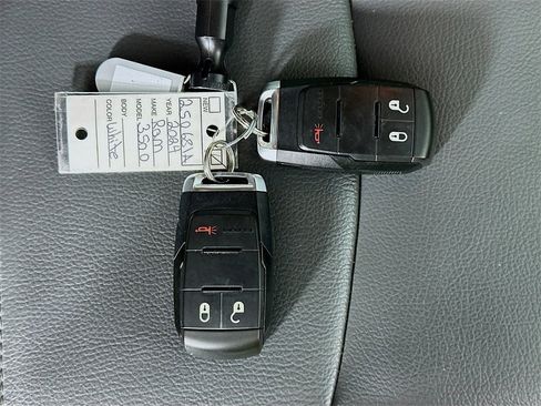 Used 2024 RAM 3500 Tradesman w/ Chrome Appearance Group image 35