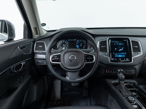 Used 2020 Volvo XC90 T6 Momentum image 17