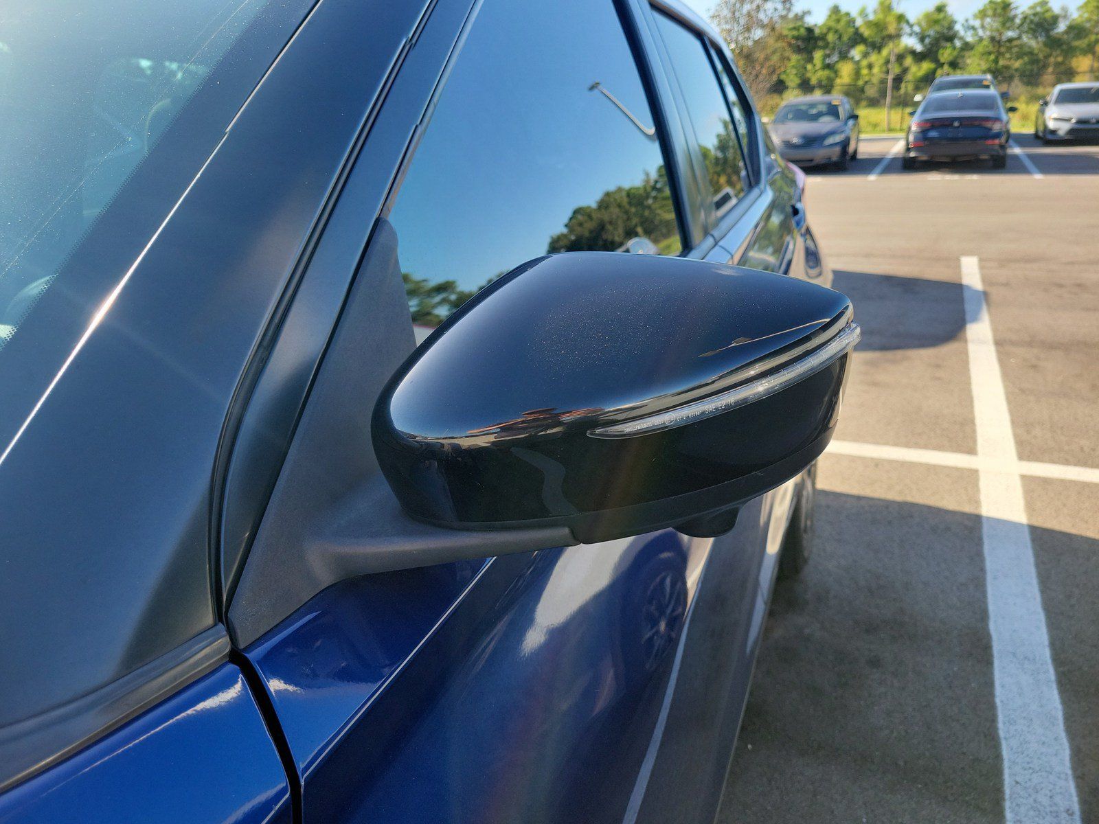 Used 2019 Nissan Kicks SR w/ Exterior Package FWD image 7