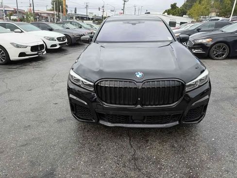 Used 2020 BMW 740i w/ M Sport Package RWD image 2