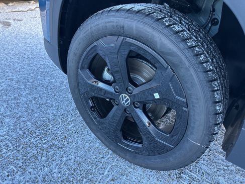 New 2026 Volkswagen Taos SEL AWD/4WD image 6