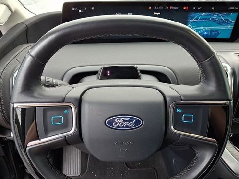 Used 2025 Ford Expedition Platinum AWD/4WD image 20