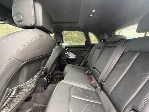 Used 2022 Audi Q3 2.0T Premium w/ Convenience Package image 16