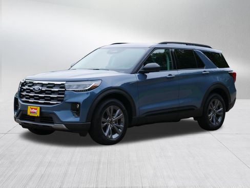 Used 2026 Ford Explorer Active w/ Active Comfort Package AWD/4WD image 3