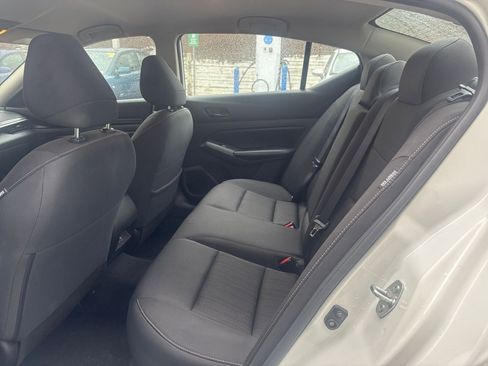 Used 2025 Nissan Altima 2.5 SV image 38