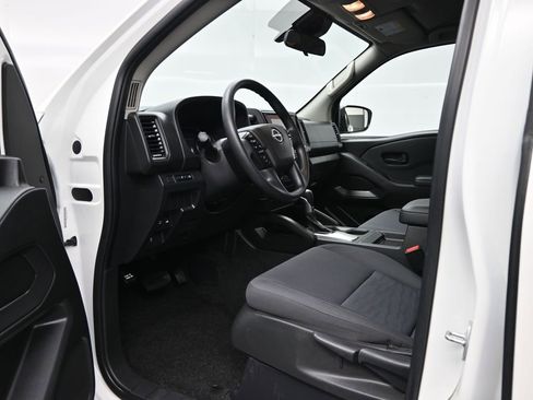 Used 2023 Nissan Frontier S w/ Tow Package AWD/4WD image 9