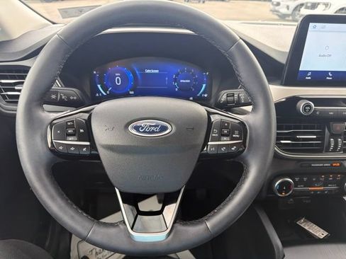 Used 2022 Ford Escape SEL w/ Technology Package AWD/4WD image 17