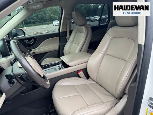 Used 2021 Lincoln Aviator AWD w/ Elements Package image 6