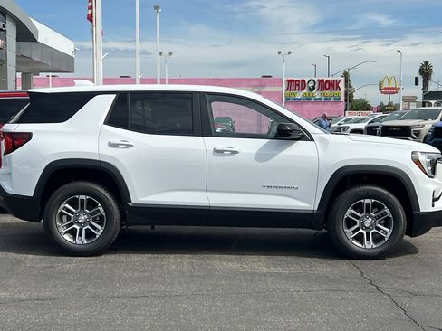 New 2026 GMC Terrain Elevation FWD image 4