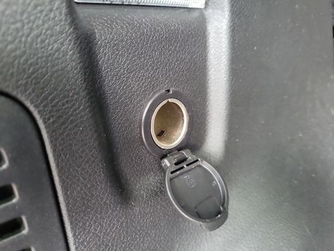 Used 2017 Jeep Renegade Sport w/ Power & Air Group image 8