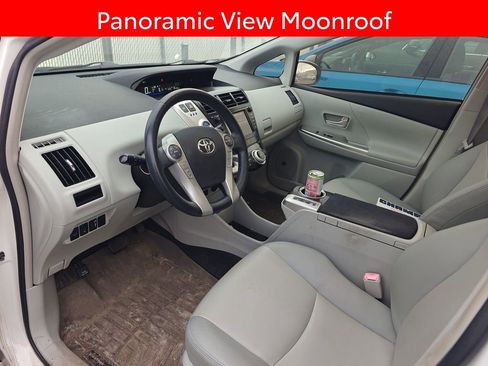 Used 2013 Toyota Prius V Five image 8