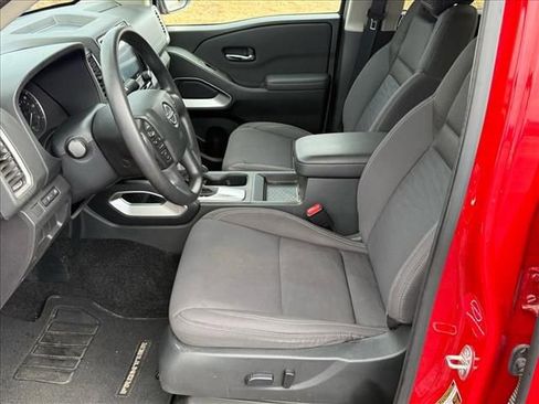 Certified 2024 Nissan Frontier SV image 18