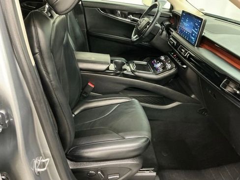 Used 2023 Lincoln Nautilus Reserve AWD/4WD image 19