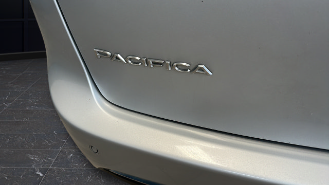 Used 2024 Chrysler Pacifica Limited FWD image 39