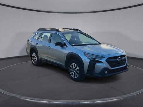 Used 2025 Subaru Outback AWD/4WD image 2